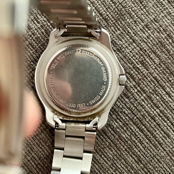 Swiss Army Watch - Picture 9 of 9